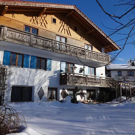 Апартаменты Laendliche Ferienwohnung, Bad Bayersoien
